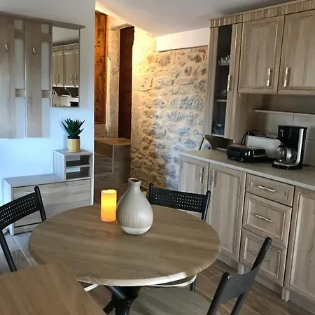 Kamares Stone House 2 アパート *