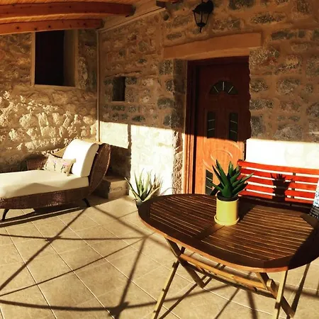 Kamares Stone House 2 شقة *