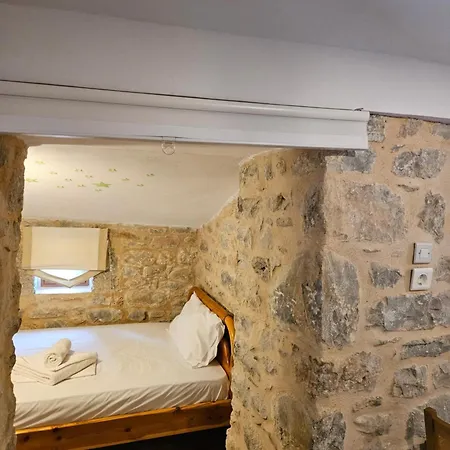 Apartamento Kamares Stone House 2 *