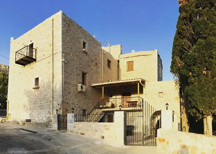Kamares Stone House 2 شقة ييروميلين