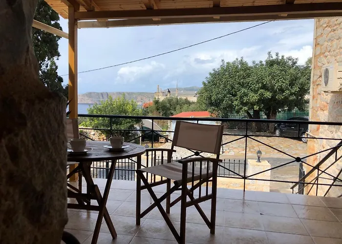 Kamares Stone House 2 ييروميلين