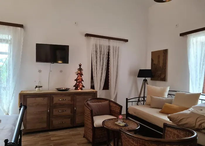 Kamares Stone House 2 ييروميلين